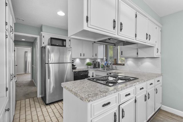 2663 TIMBER LANE, Green Bay, WI 54313