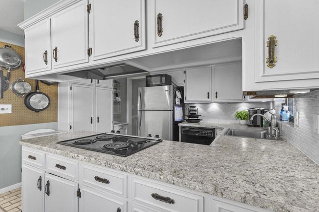 2663 TIMBER LANE, Green Bay, WI 54313