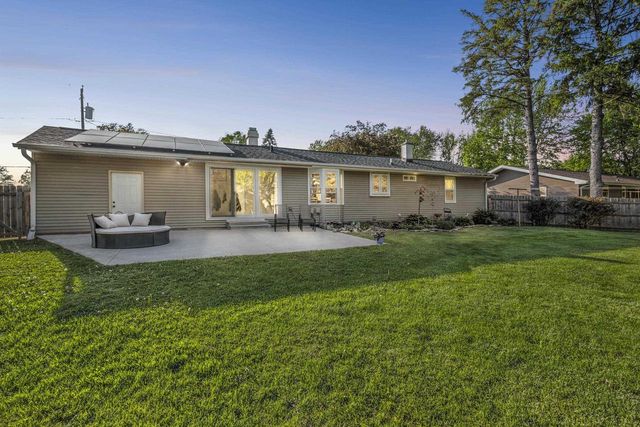 2663 TIMBER LANE, Green Bay, WI 54313