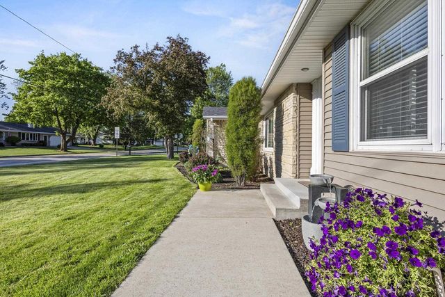 2663 TIMBER LANE, Green Bay, WI 54313
