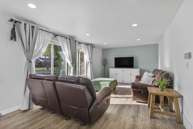 2663 TIMBER LANE, Green Bay, WI 54313