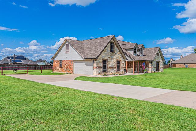 124 Williamsburg Lane, Springtown, TX 76082