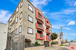 11124 Burbank Boulevard 311, North Hollywood, CA 91601