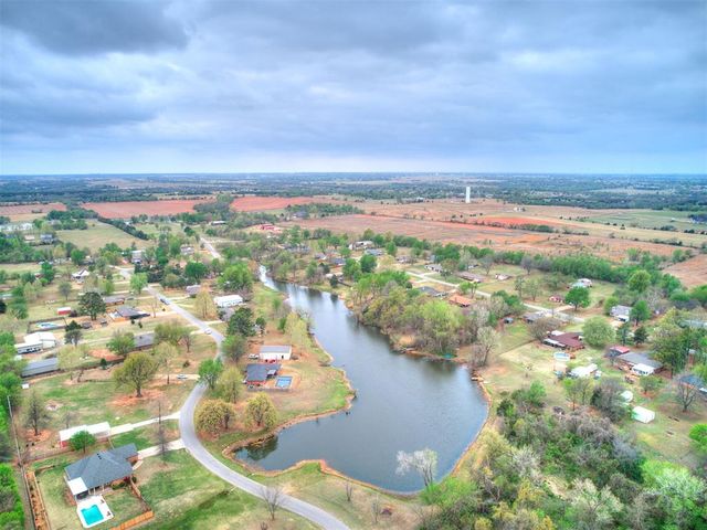 106 Oakwood Drive, Tuttle, OK 73089