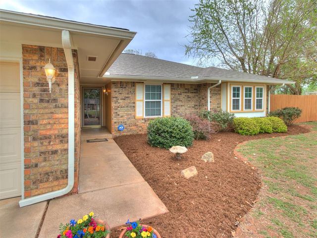 106 Oakwood Drive, Tuttle, OK 73089