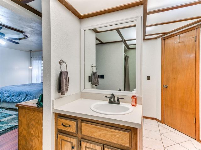 106 Oakwood Drive, Tuttle, OK 73089