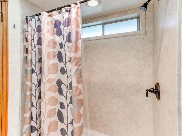 106 Oakwood Drive, Tuttle, OK 73089