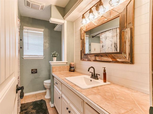 106 Oakwood Drive, Tuttle, OK 73089