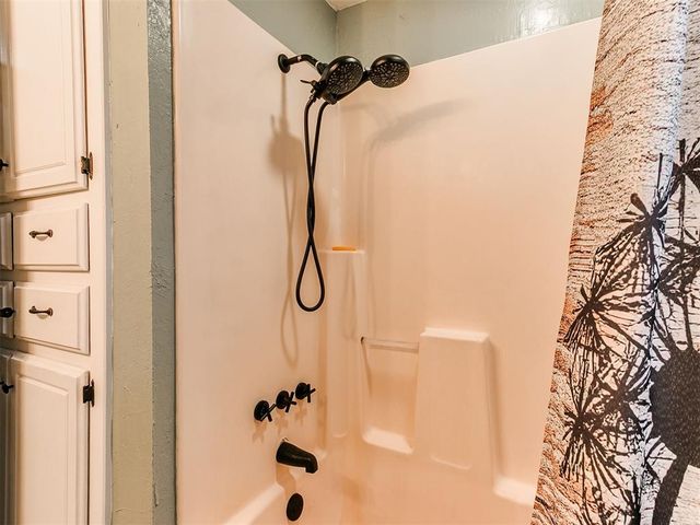 106 Oakwood Drive, Tuttle, OK 73089