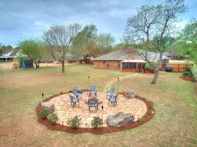 106 Oakwood Drive, Tuttle, OK 73089