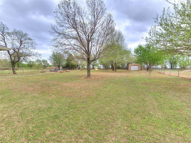 106 Oakwood Drive, Tuttle, OK 73089