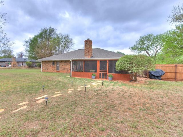 106 Oakwood Drive, Tuttle, OK 73089