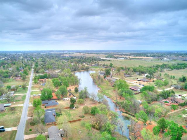 106 Oakwood Drive, Tuttle, OK 73089