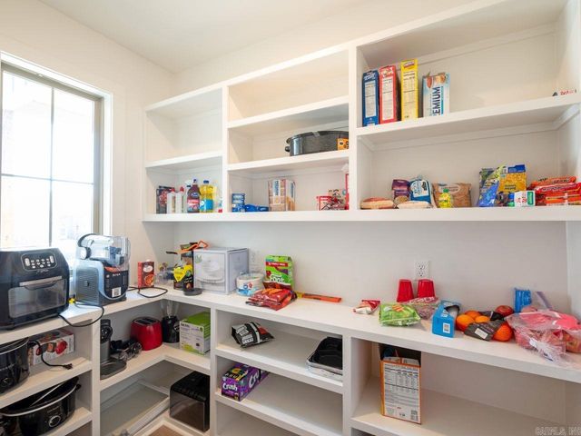 7921 S Shoreline Boulevard, Benton, AR 72019