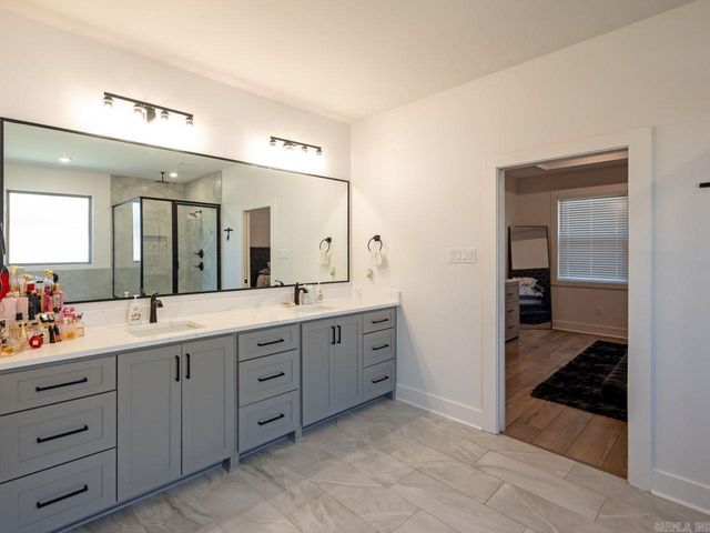 7921 S Shoreline Boulevard, Benton, AR 72019