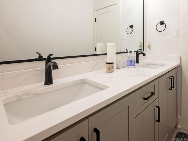 7921 S Shoreline Boulevard, Benton, AR 72019