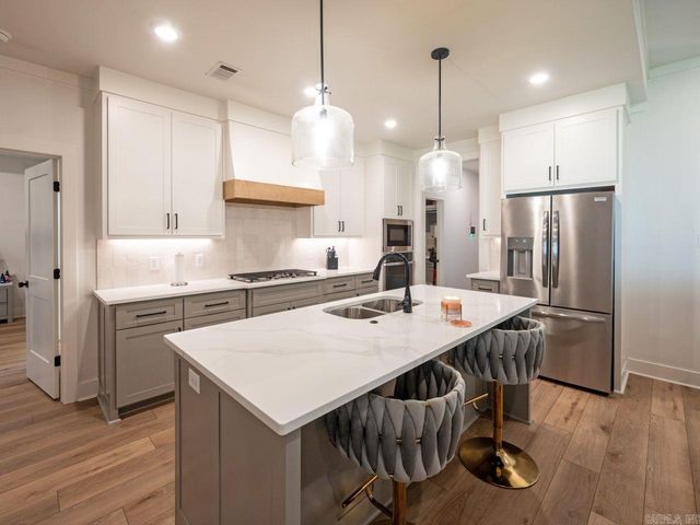 7921 S Shoreline Boulevard, Benton, AR 72019