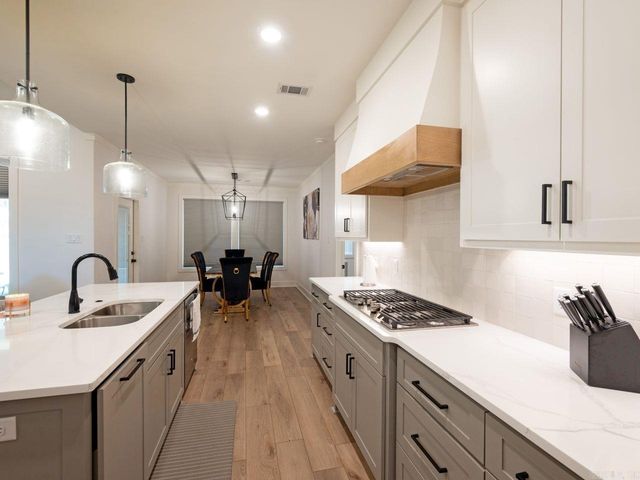 7921 S Shoreline Boulevard, Benton, AR 72019