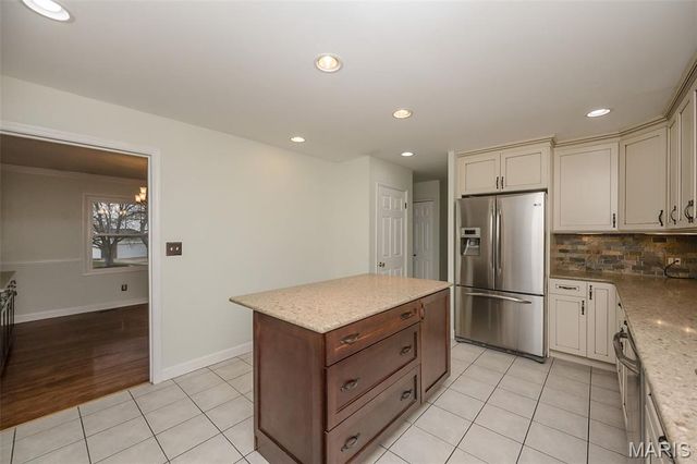 202 Wildbrier Drive, Ballwin, MO 63011