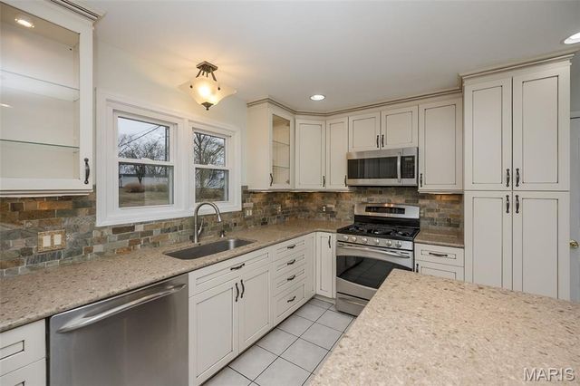 202 Wildbrier Drive, Ballwin, MO 63011