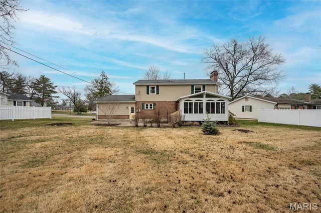 202 Wildbrier Drive, Ballwin, MO 63011