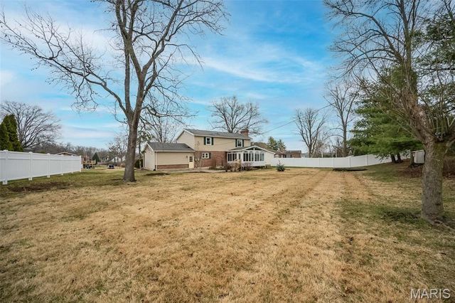202 Wildbrier Drive, Ballwin, MO 63011