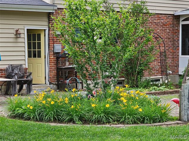 202 Wildbrier Drive, Ballwin, MO 63011