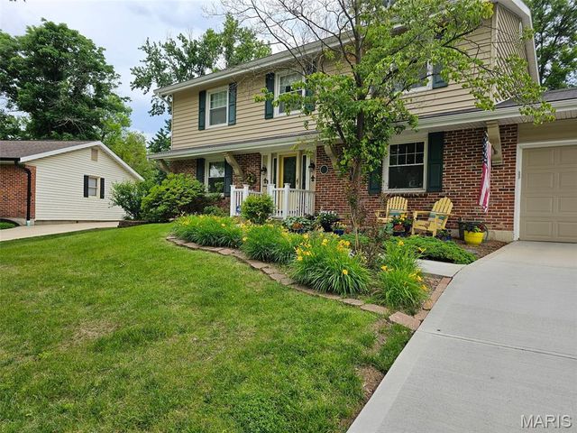 202 Wildbrier Drive, Ballwin, MO 63011