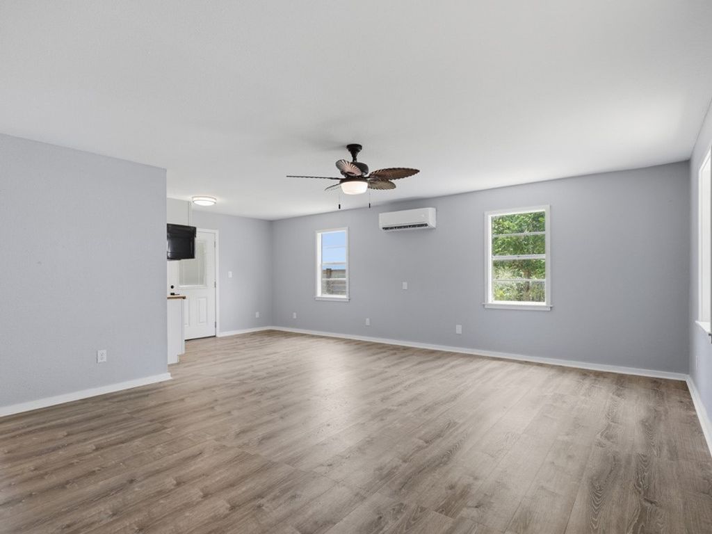 207 N 11th St, Fulton, TX 78358 — photo 5