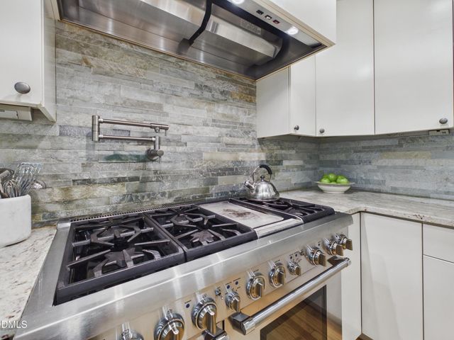 112 Black Oak Place, Chapel Hill, NC 27517