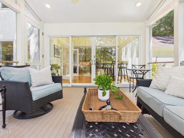 112 Black Oak Place, Chapel Hill, NC 27517