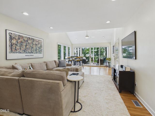 112 Black Oak Place, Chapel Hill, NC 27517