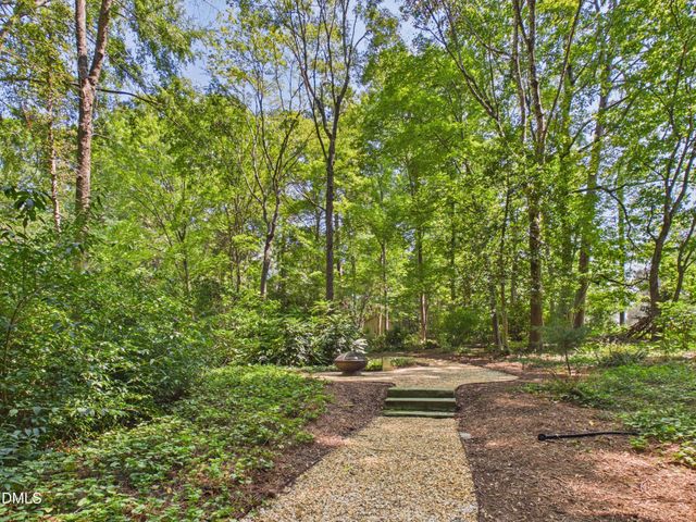 112 Black Oak Place, Chapel Hill, NC 27517