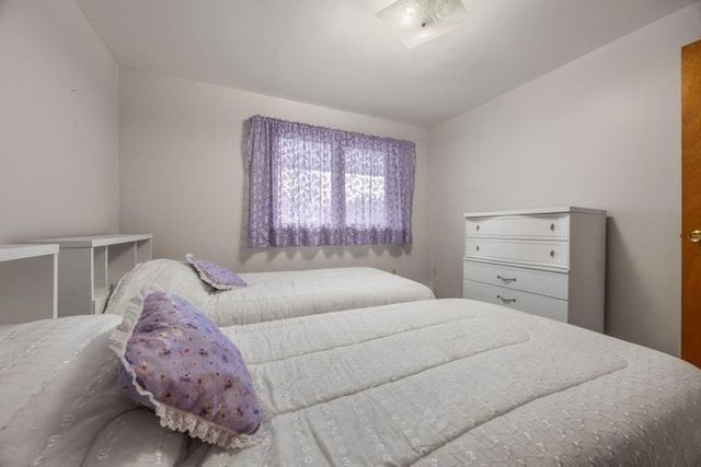 146 Hillside Dr, Barnstable, MA 02632