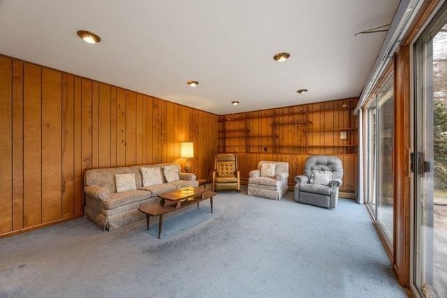 146 Hillside Dr, Barnstable, MA 02632