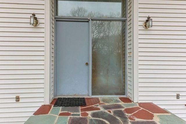 146 Hillside Dr, Barnstable, MA 02632