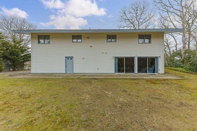 146 Hillside Dr, Barnstable, MA 02632