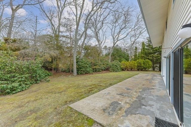 146 Hillside Dr, Barnstable, MA 02632