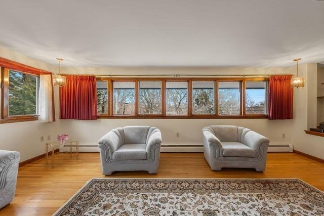 146 Hillside Dr, Barnstable, MA 02632