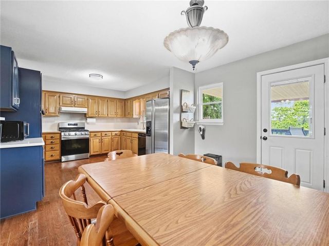 20212 Golden Road, Linwood, KS 66052