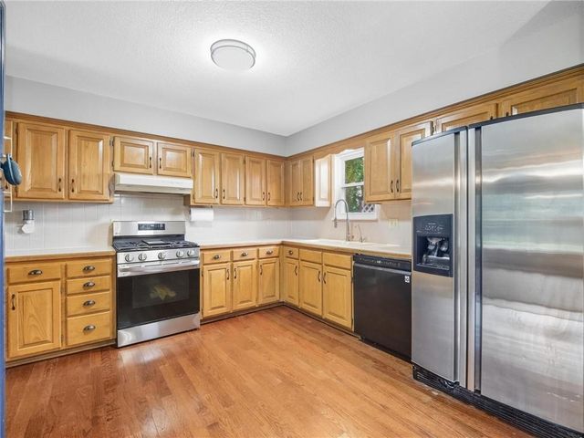 20212 Golden Road, Linwood, KS 66052