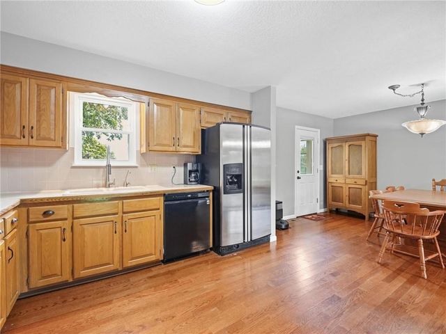 20212 Golden Road, Linwood, KS 66052