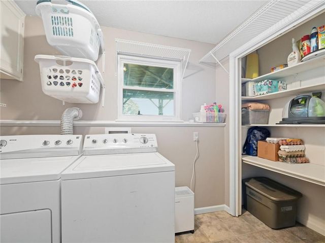 20212 Golden Road, Linwood, KS 66052