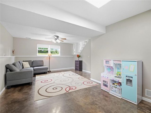 20212 Golden Road, Linwood, KS 66052