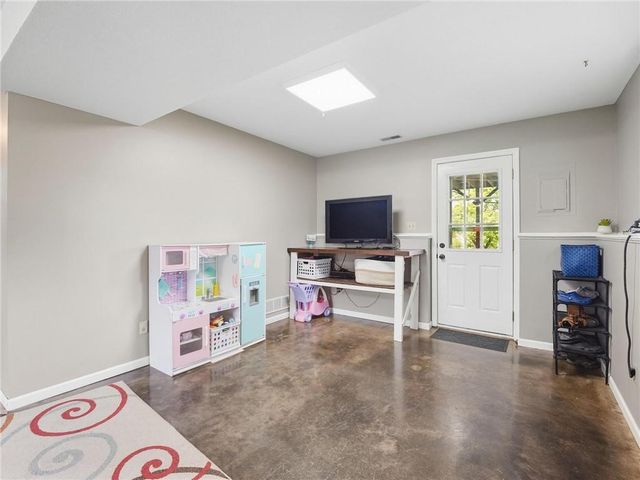 20212 Golden Road, Linwood, KS 66052