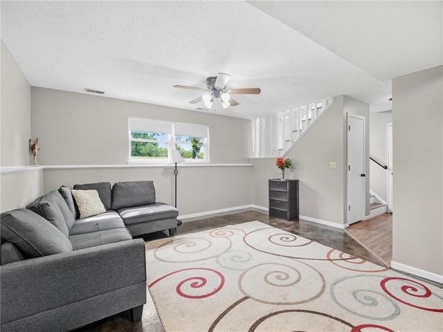 20212 Golden Road, Linwood, KS 66052