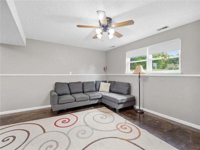 20212 Golden Road, Linwood, KS 66052