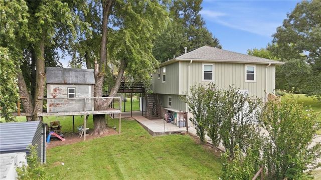 20212 Golden Road, Linwood, KS 66052