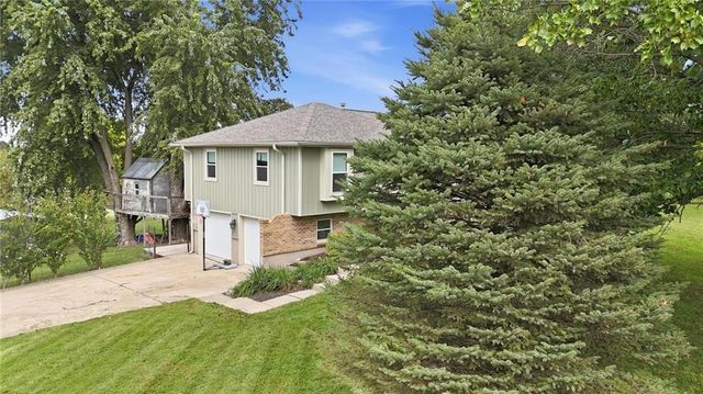 20212 Golden Road, Linwood, KS 66052