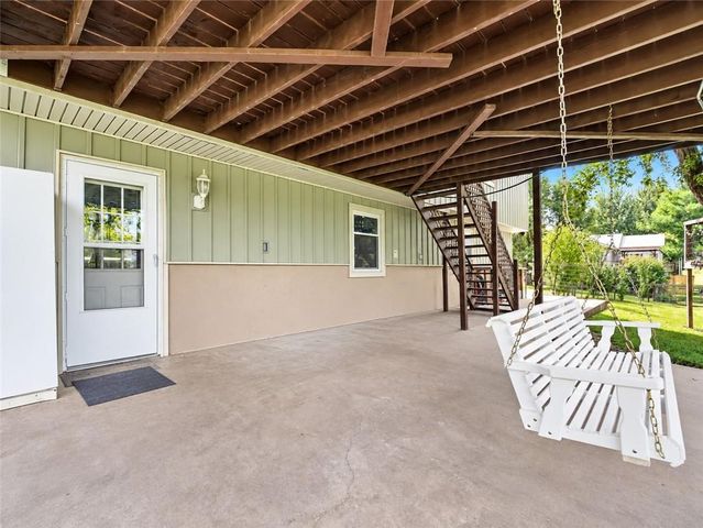 20212 Golden Road, Linwood, KS 66052